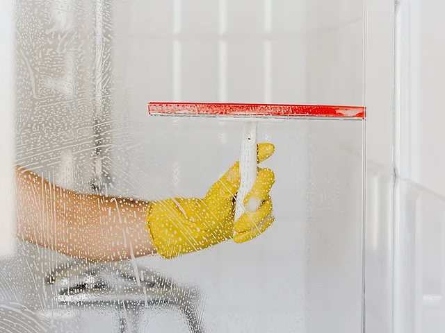 How to Get Streak-Free Windows (and Why It's Harder in North Texas)